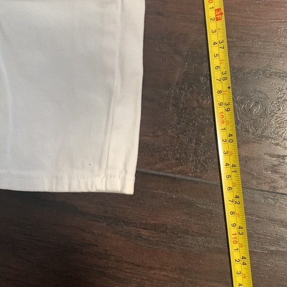 Fashion Nova Distressed White Jeans sz 7. - Picture 11 of 13